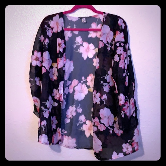 Flower kimono - Picture 1 of 1